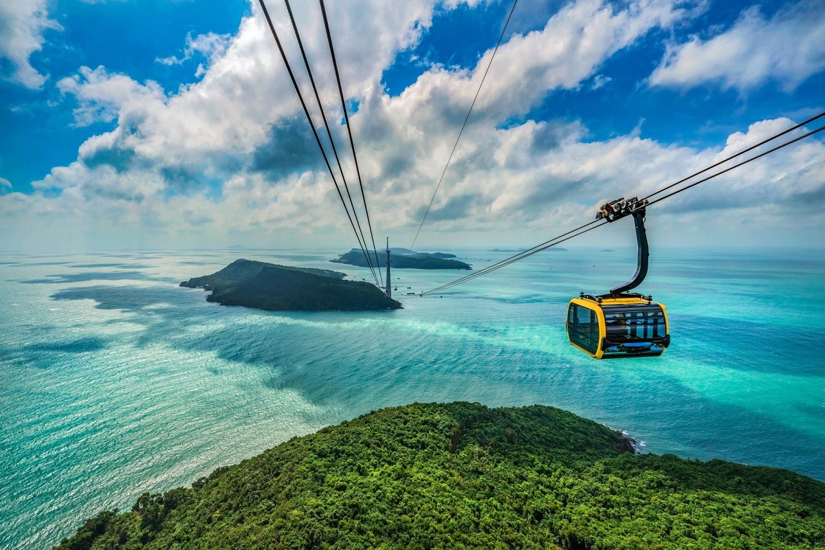 A picture of a cable car in Phu Quoc island, Vietnam | foreignxchange